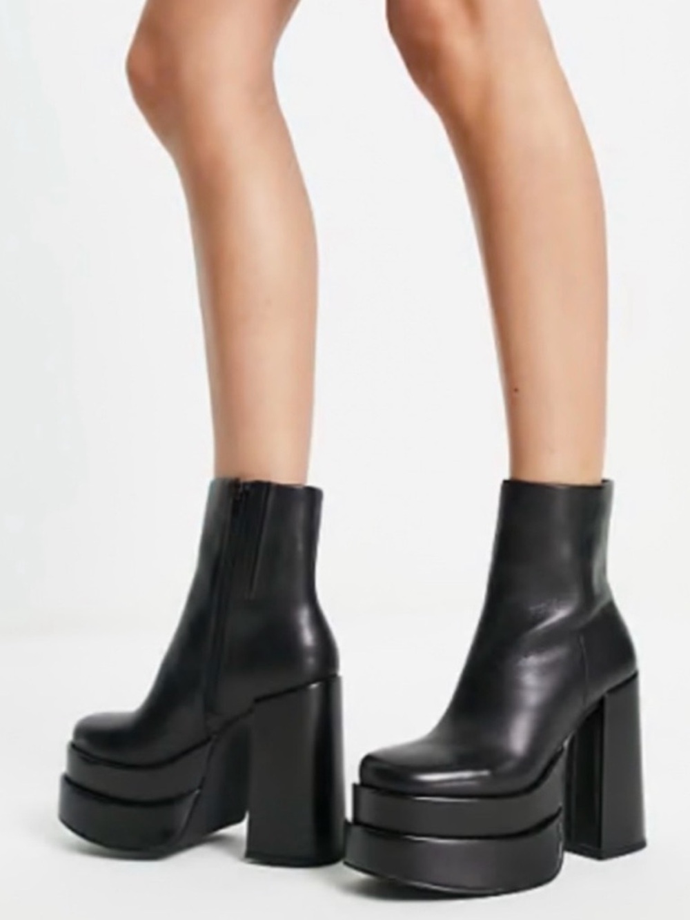 New never worn Steve Madden Cobra Black Leather Platform Boots